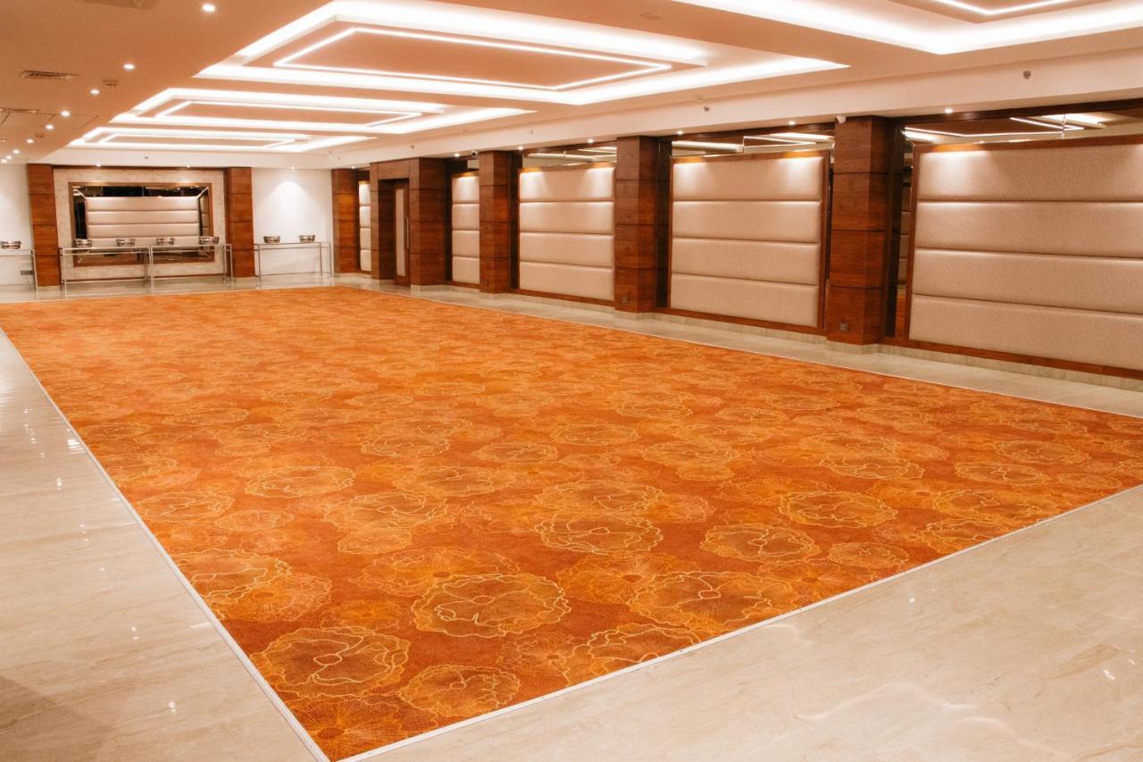 Playotel Premier Vijay Nagar Indore Eksteriør billede