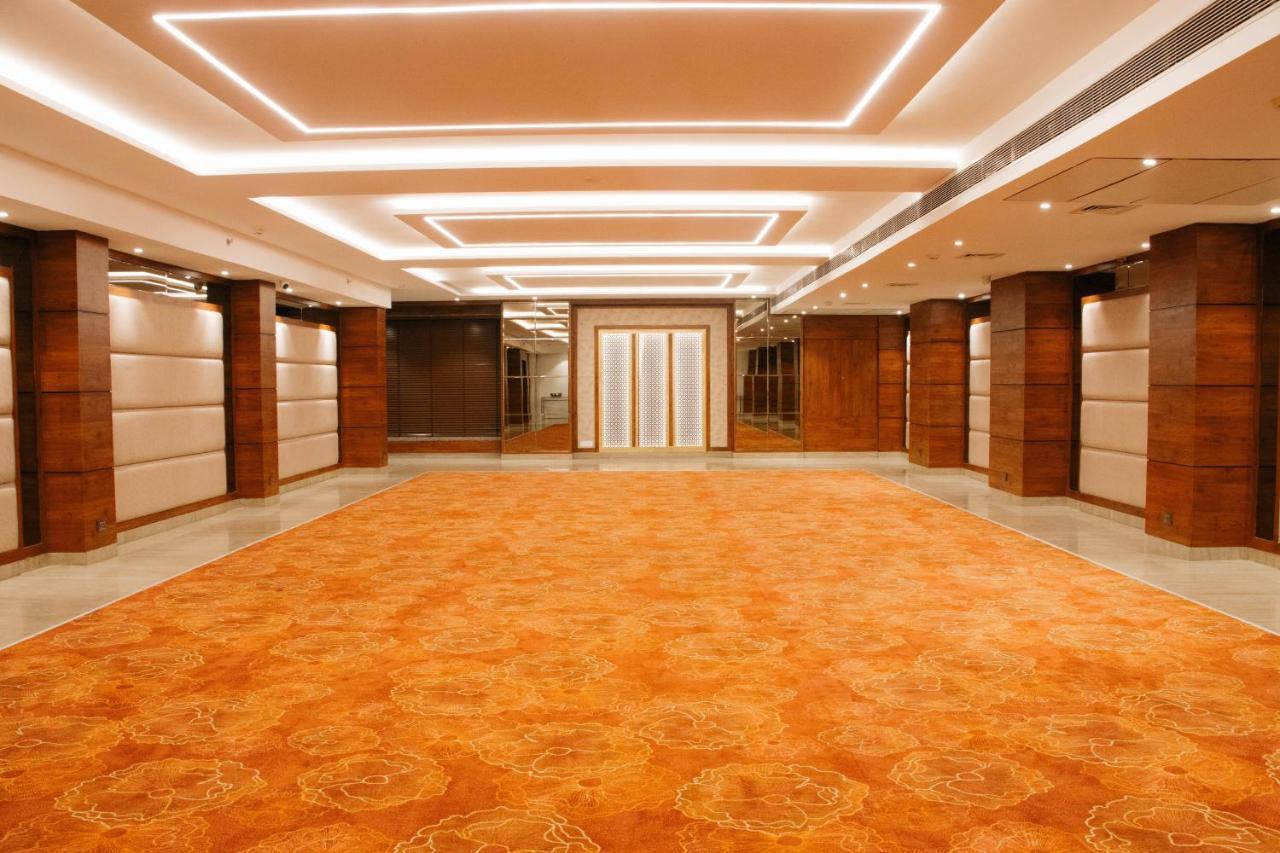 Playotel Premier Vijay Nagar Indore Eksteriør billede